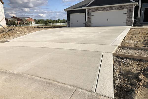 Concrete driveway with stamped edge Clarksville TN